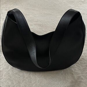 Elegant Black Leather Shoulder Bag